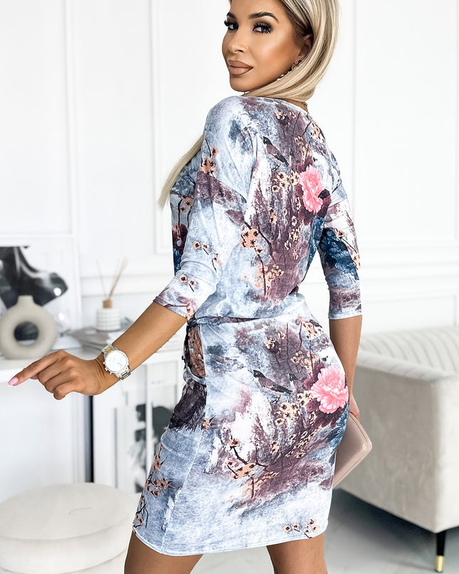 17215-3-13-155 Sportkleid mit Krawatte - Blumen auf Steinhintergrund-3