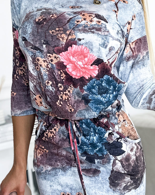 17215-7-13-155 Sportkleid mit Krawatte - Blumen auf Steinhintergrund-7