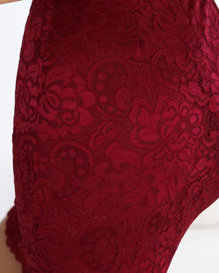 20420-8-Eng anliegendes Spitzenkleid mit kurzen Ärmeln und Ausschnitt - Burgunderrot-8