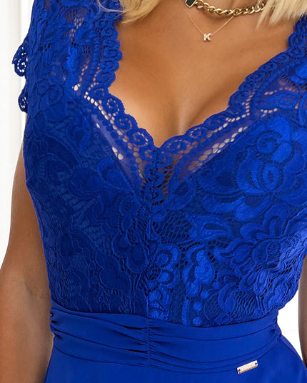 16744-5-381-3 LINDA - Chiffonkleid mit Spitzenausschnitt - blau-5
