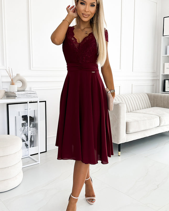 17867-2-381-5 LINDA - Chiffonkleid mit Spitzenausschnitt - weinrote Farbe-2