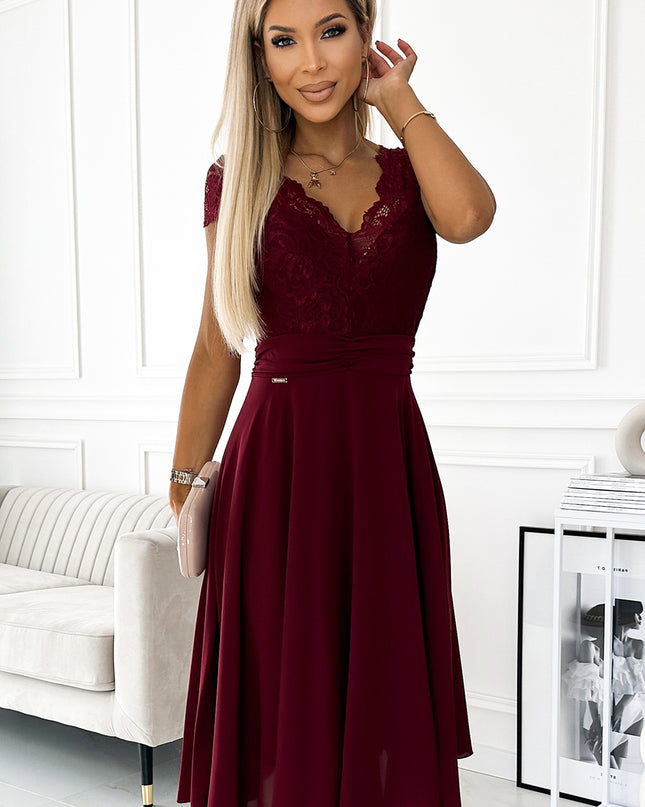 17867-4-381-5 LINDA - Chiffonkleid mit Spitzenausschnitt - weinrote Farbe-4