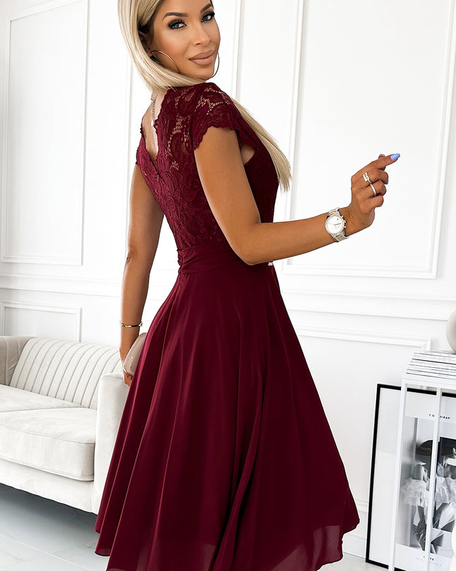 17867-5-381-5 LINDA - Chiffonkleid mit Spitzenausschnitt - weinrote Farbe-5