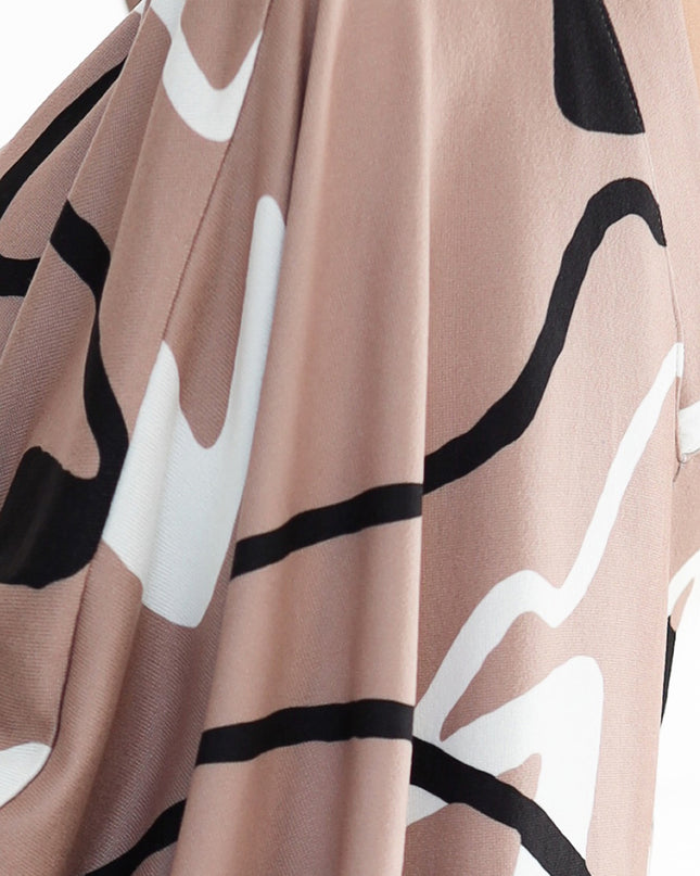 19672-8-402-8 Bequemes Fledermauskleid mit Ausschnitt – beige mit schwarz-weißem Muster-8