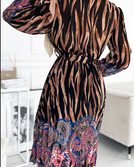 18957-4-515-1 Plissiertes Kleid mit Ausschnitt, langen Ärmeln und Bindeband in der Taille – Tigermuster + rosa Blumen-4