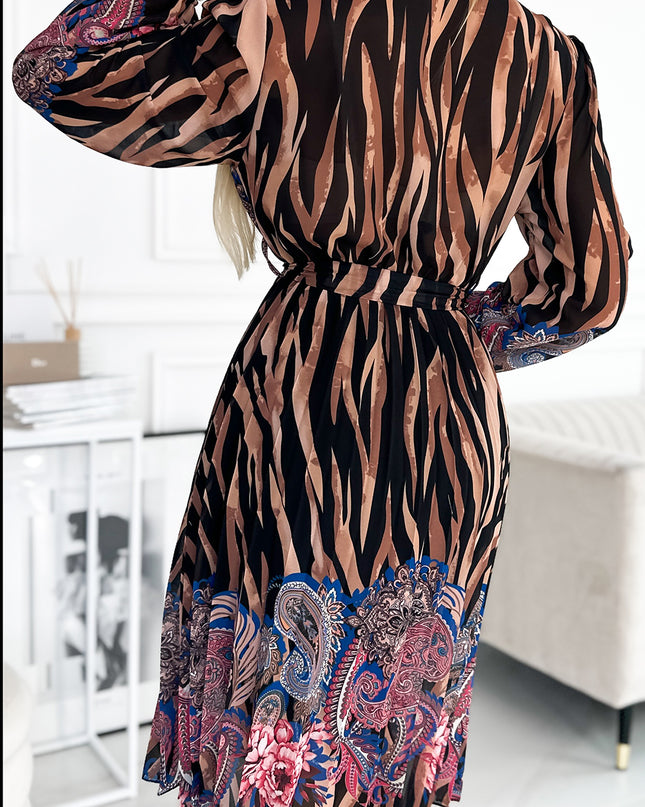 18957-4-515-1 Plissiertes Kleid mit Ausschnitt, langen Ärmeln und Bindeband in der Taille – Tigermuster + rosa Blumen-4