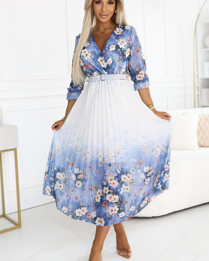 20380-1-Feminines luftiges Midikleid mit Envelope-Ausschnitt und Falten – Hellblau mit Wildblumen-1
